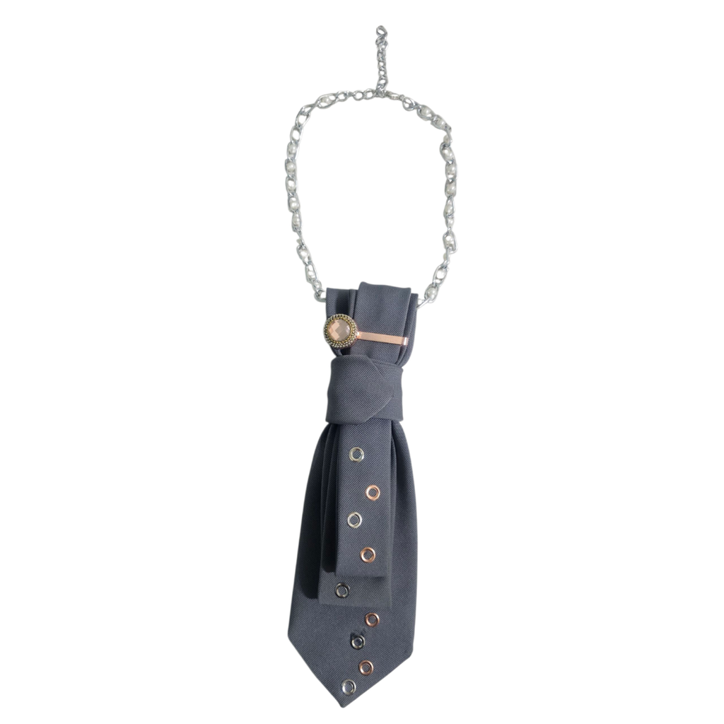 Collana Cravatta Gioiello con catena in acciaio e perle, cravatta di cotone 100% made in italy e ferma cravatta con inserto magnetico per aggancio della Clap Calamita