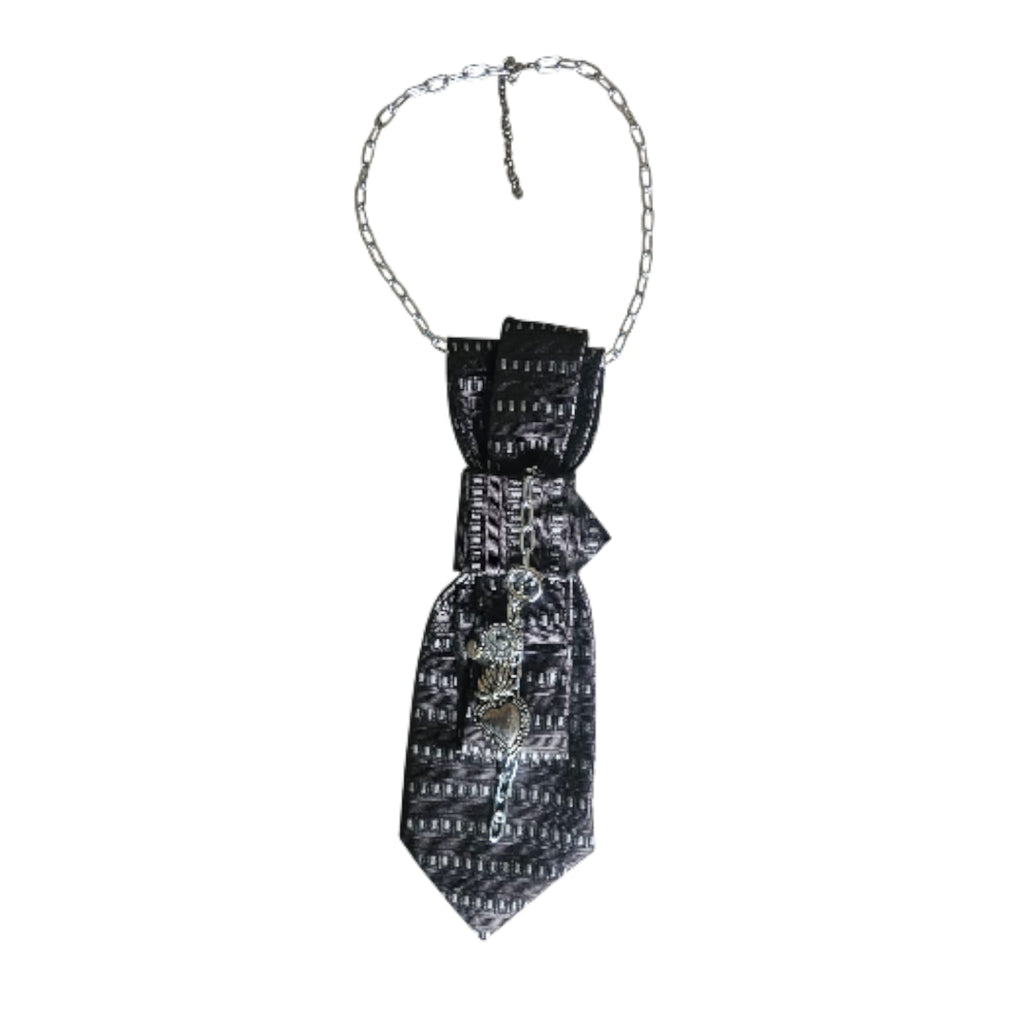 Collana Cravatta Gioiello Urban Warrior intera by claudia de rosa jewelry intera