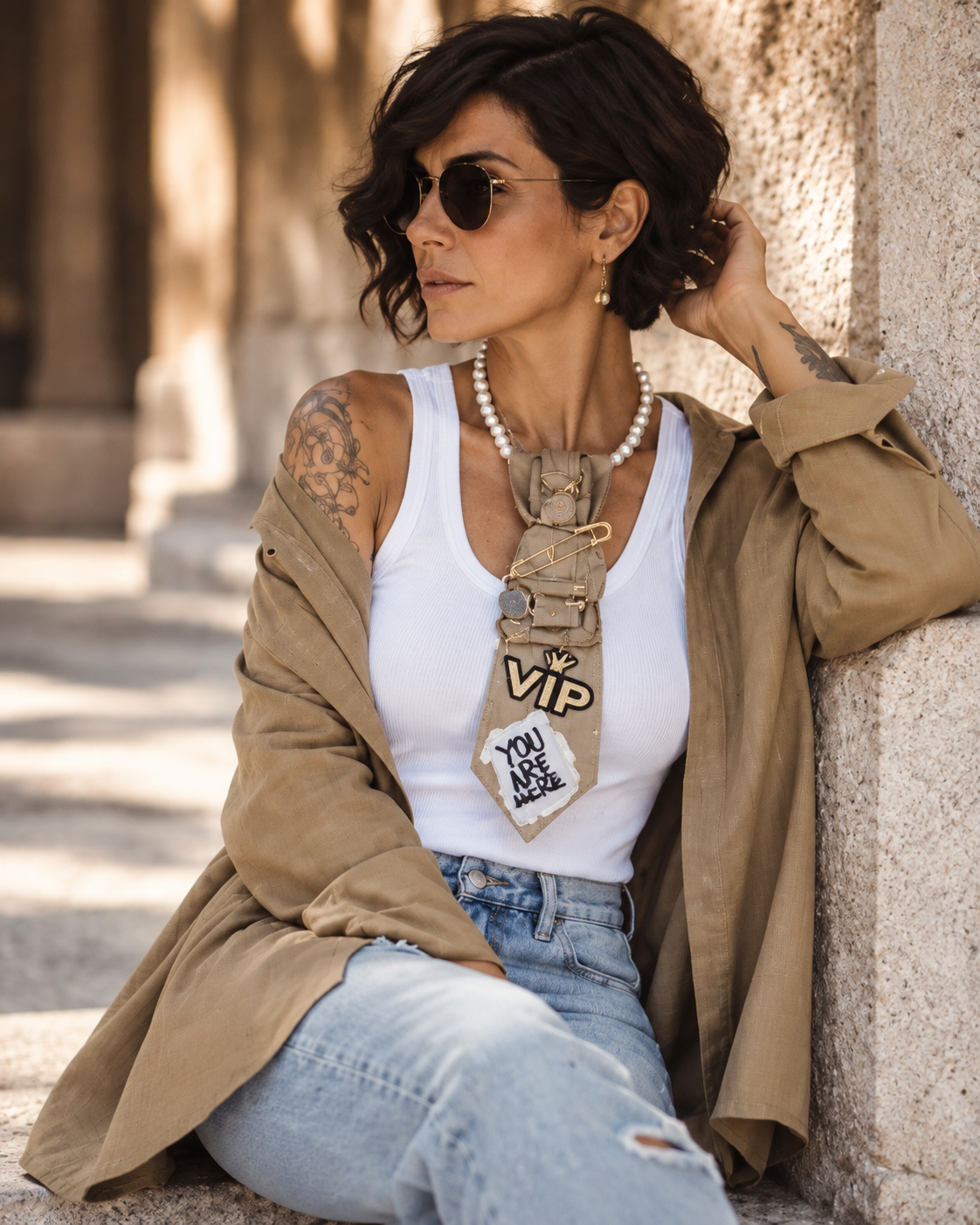 Claudia De Rosa indossa le Cravatte Gioiello Componibili di giorno