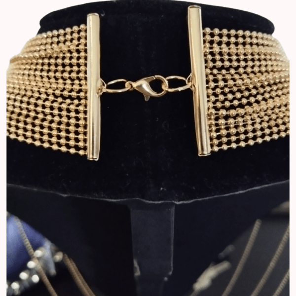 Collana Multifilo a sfera gold chiusura