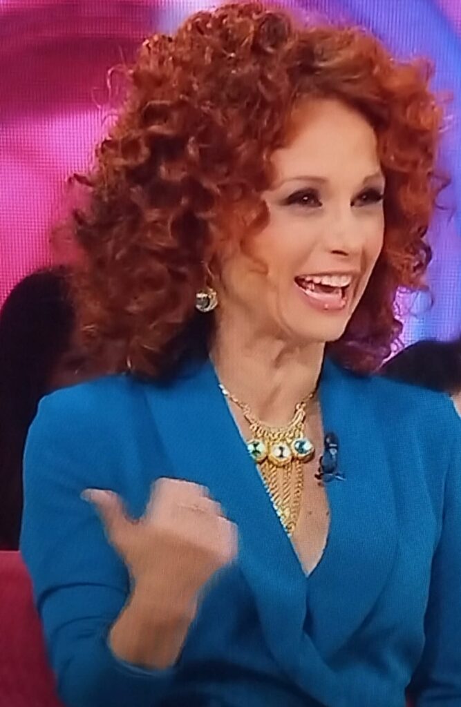 Beatrice Luzzi indossa Claudia De Rosa Jewelry - Grande fratello 2024_puntata 04nov2024